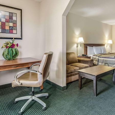Rodeway Inn & Suites Dublin Exteriér fotografie