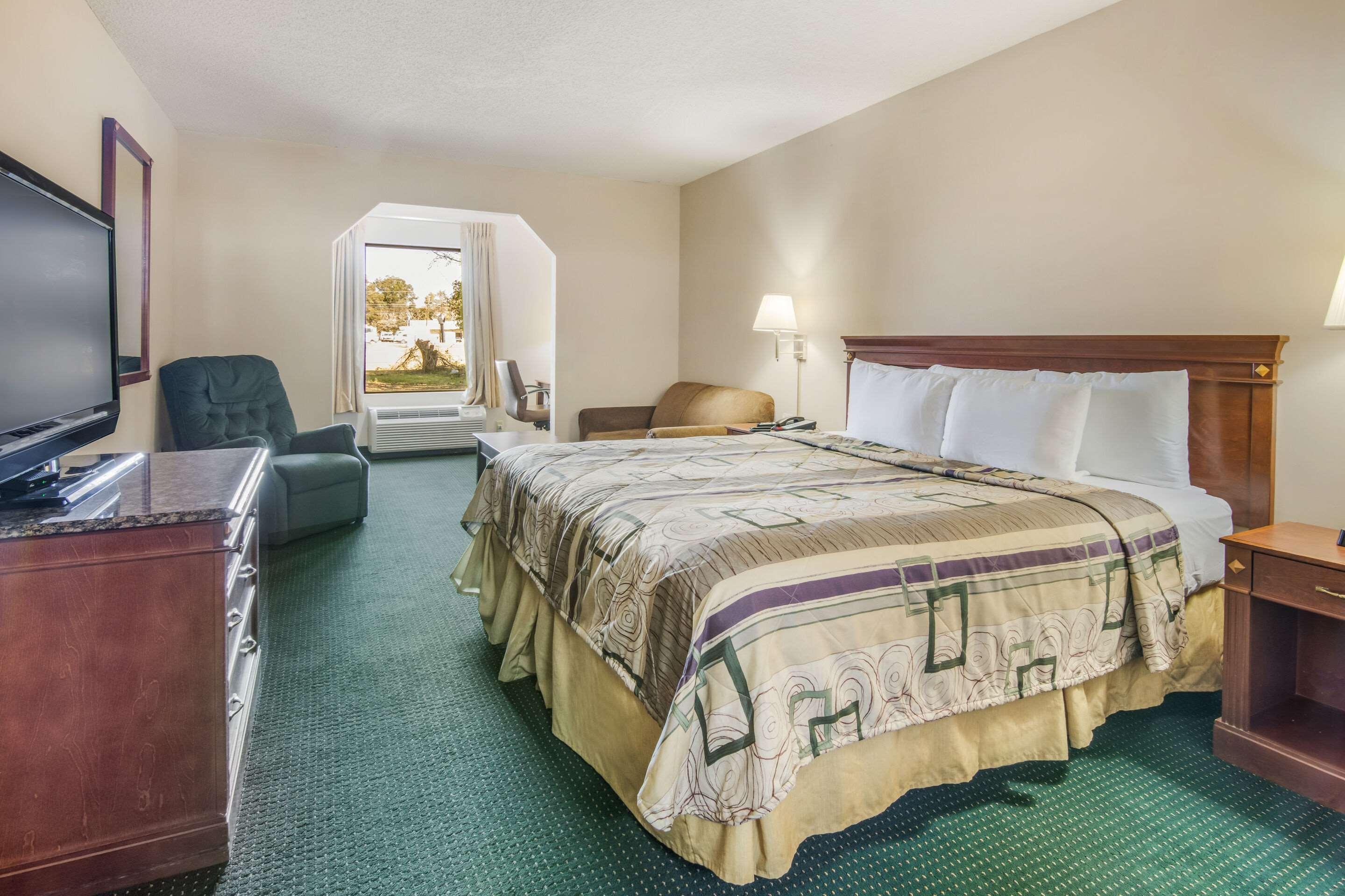 Rodeway Inn & Suites Dublin Exteriér fotografie