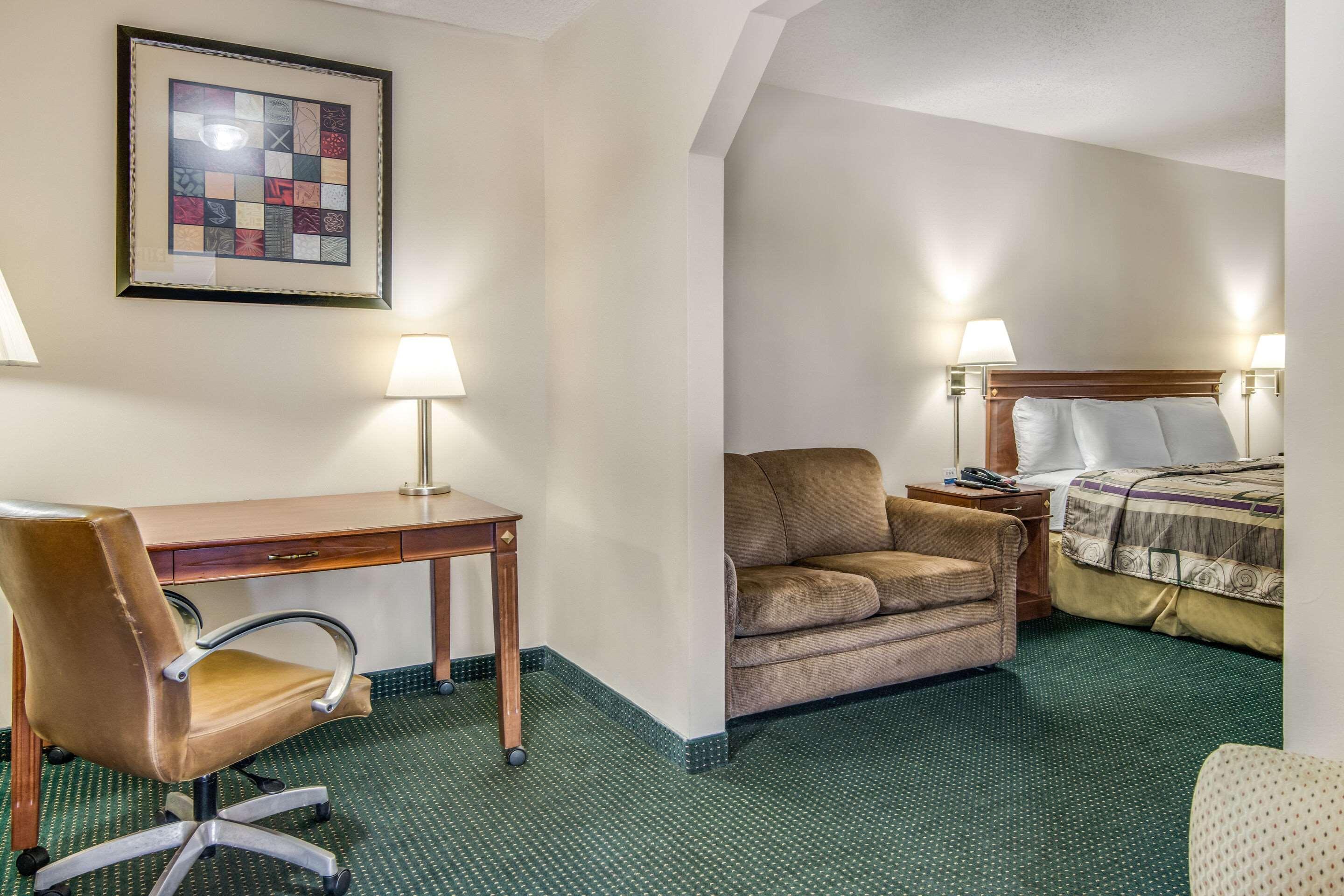 Rodeway Inn & Suites Dublin Exteriér fotografie
