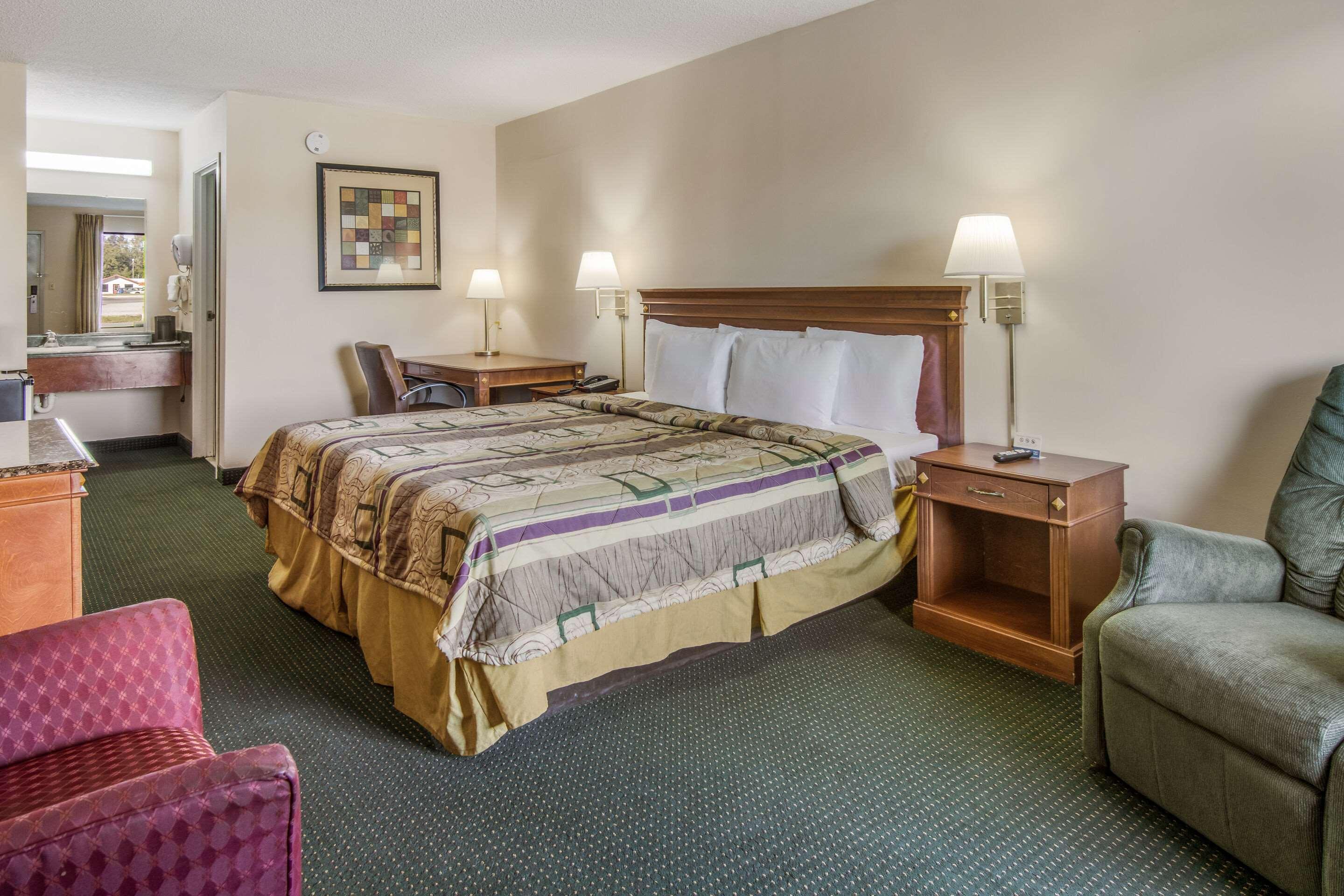 Rodeway Inn & Suites Dublin Exteriér fotografie